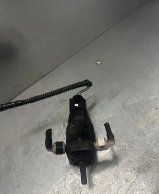 Audi A6 S6 C7 4G Windscreen/windshield washer pump 8K9955647