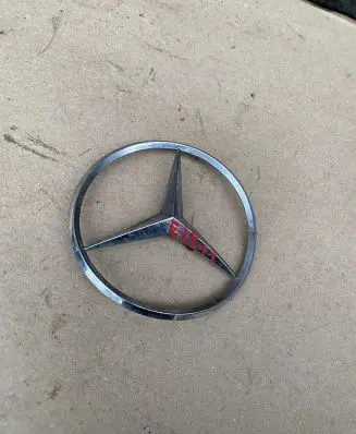 Mercedes-Benz E W210 Manufacturer badge logo/emblem 2107580058 E2511