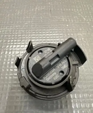 Volkswagen e-Golf Airbag deployment crash/impact sensor 5Q0959354 07138 4382
