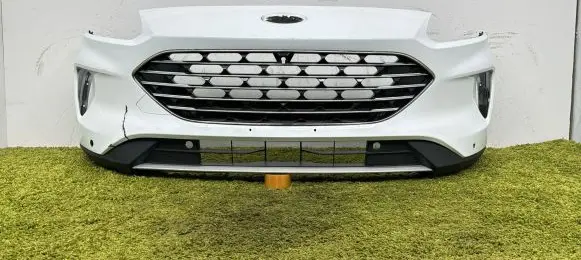 Ford Escape IV Front bumper lv4b-17f003