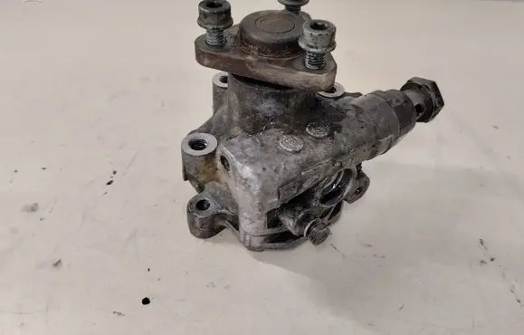 Audi A4 S4 B5 8D Power steering pump