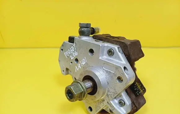 Peugeot 206 Fuel injection high pressure pump 9637317380 0445010042
