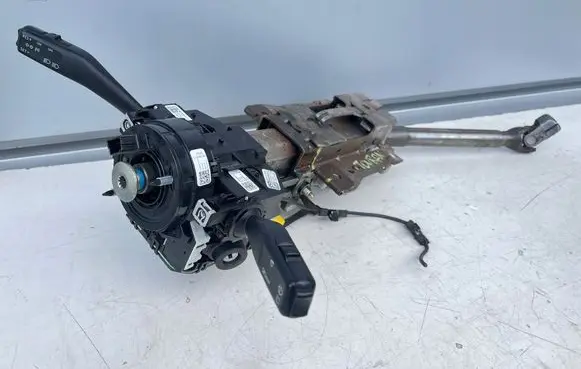 Volkswagen Touran I Steering wheel axle