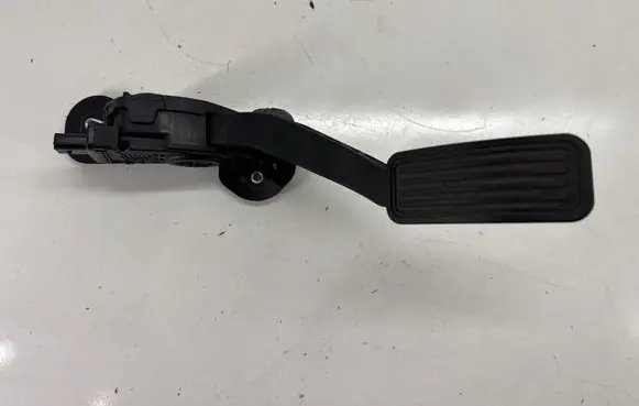 Tesla Model X Accelerator throttle pedal 100530700A BE5C9F836AA 6PV93337017