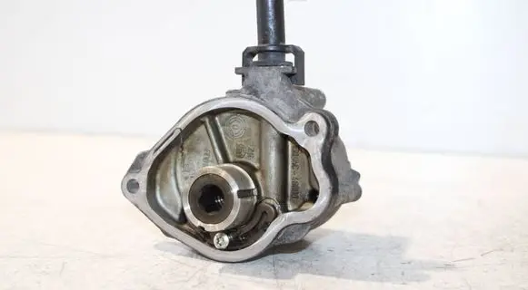 Mercedes-Benz E W212 Vacuum pump A6512300165