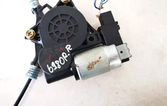 Mazda 3 I Rear door window regulator motor gj6a5958x cm011760