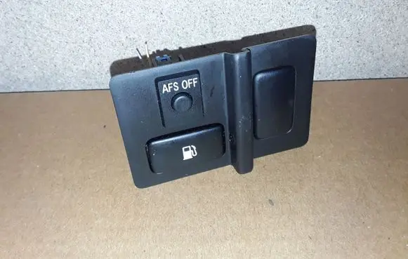Lexus RX 330 - 350 - 400H Fuel tank opening switch 15A492