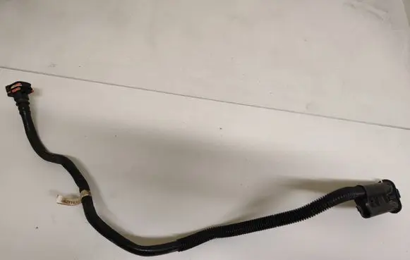 Chrysler Pacifica Fuel line/pipe/hose 68211639AD