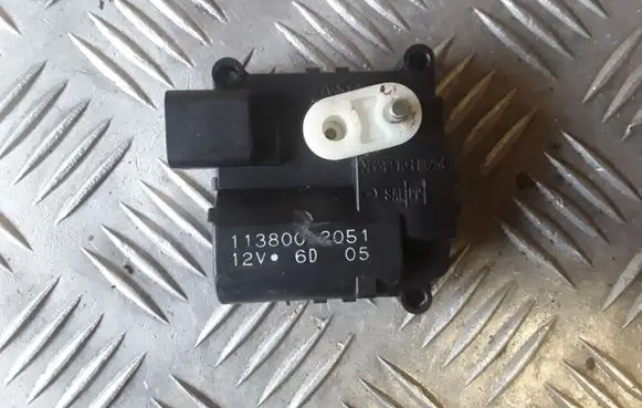 Toyota Corolla Verso AR10 Air flap motor/actuator 1138002051