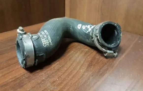 Audi A8 S8 D3 4E Intercooler hose/pipe 4E0145738D