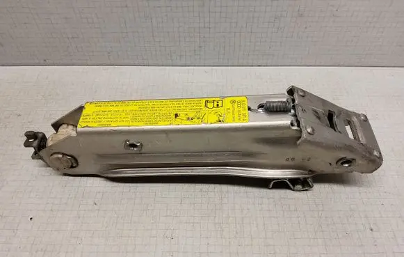 Audi A3 S3 8L Lift Jack 8L0011031A