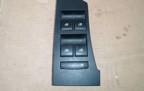 Opel Insignia A Electric window control switch 13305011