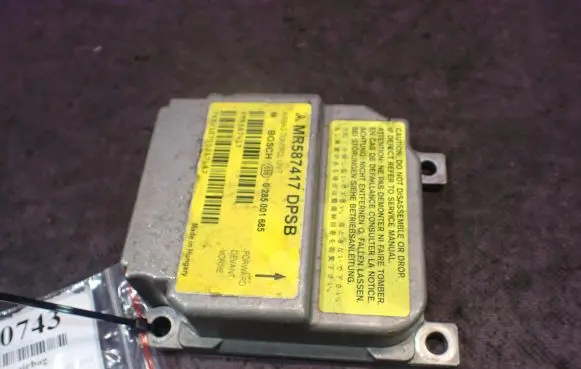 Mitsubishi Colt CZ3 Airbag control unit/module MR587417