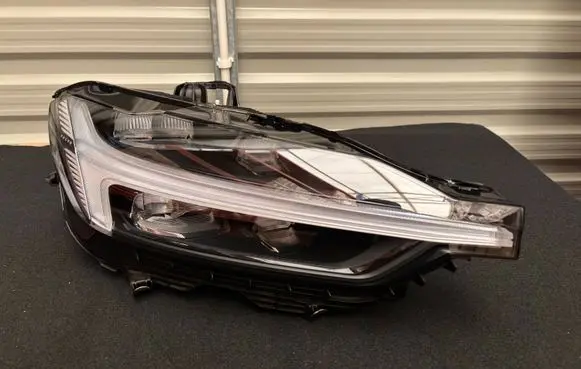 Volvo XC60 Headlight/headlamp 32338985