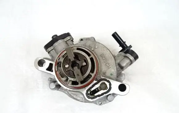 Citroen C5 Aircross Vacuum pump 9804021880