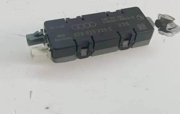 Audi A5 Sportback 8TA Antenna control unit 8T8035225C 920202501 4106553100