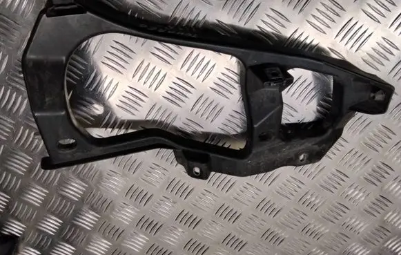 Volkswagen Touareg II Headlight/headlamp mounting bracket 7P6806510