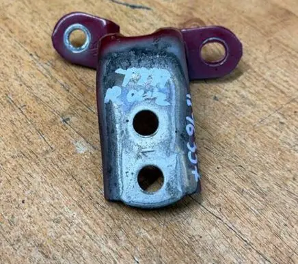Toyota Yaris Rear door lower hinge 687700D071 687700H010