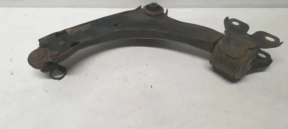 Volvo XC60 Front lower control arm/wishbone 8G9N3A052A