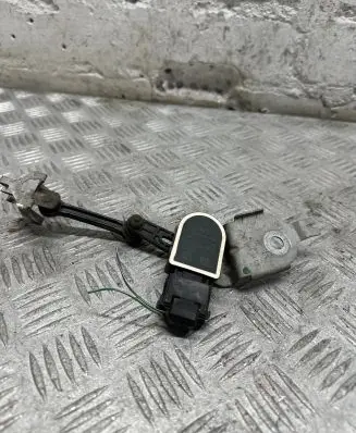 Headlight/headlamp level sensor