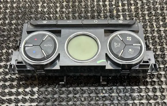Citroen DS3 Climate control unit 96753994XT