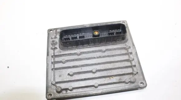 Ford Fusion Engine control unit/module 6S6112A650GD S120977313D