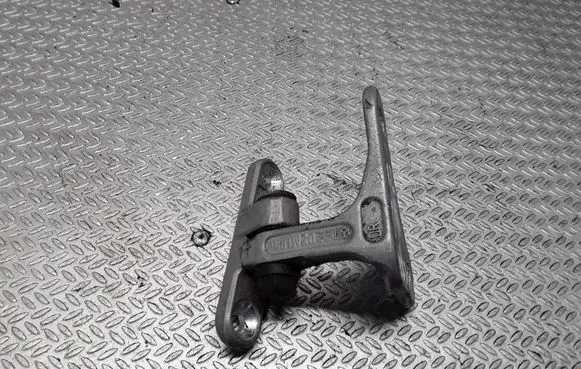 Mercedes-Benz C W203 Front door upper hinge
