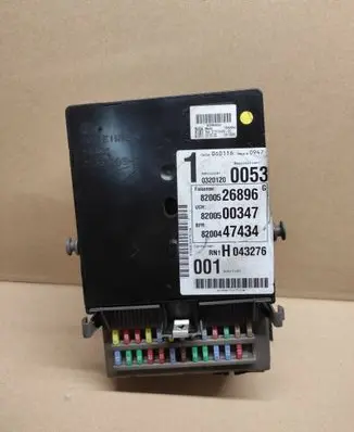 Renault Espace - Grand espace IV Fuse module 8200500347 8200526896 8200447434