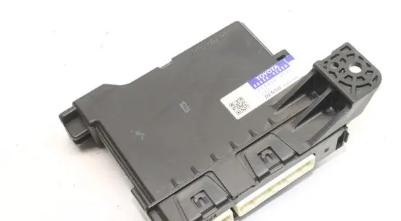 Toyota RAV 4 (XA40) Other devices 8865042550