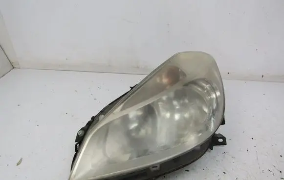 Renault Clio III Headlight/headlamp 