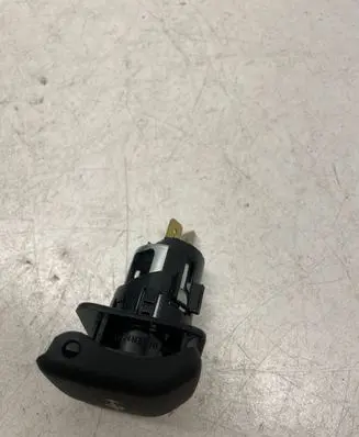 BMW X5 E70 12 V Socket (rear) 61346904008 6904008 PA6GF30