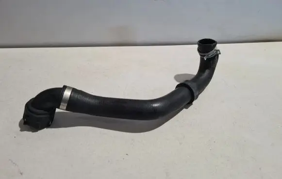 Volvo XC90 Engine coolant pipe/hose 31474845