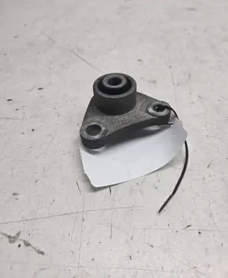 Volvo S60 Engine mount bracket 8666205
