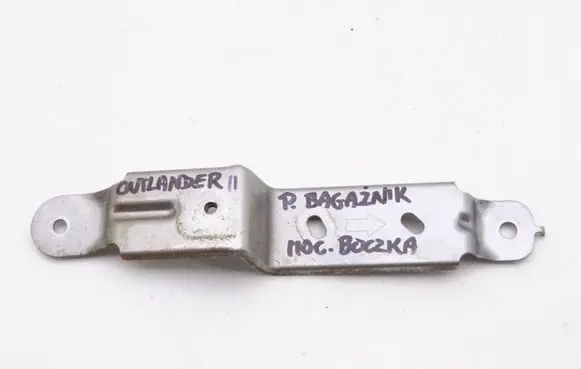 Mitsubishi Outlander (C) pillar trim