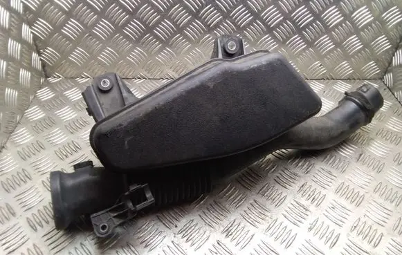 Intake resonator