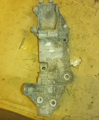 Renault Master III Generator/alternator bracket 117103703r