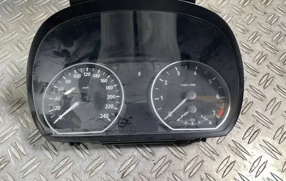 Speedometer (instrument cluster)