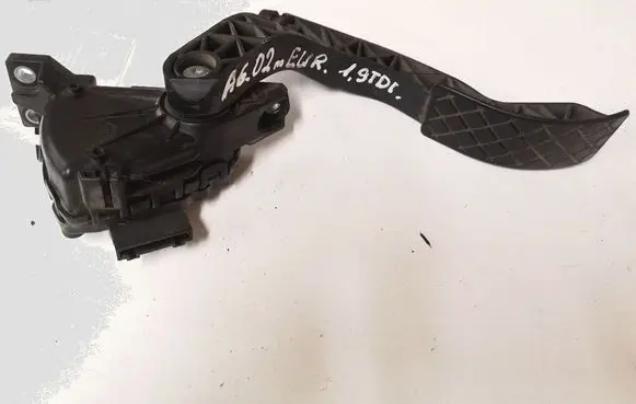 Audi A6 S6 C5 4B Accelerator throttle pedal 6PV00837602 8D1723523M