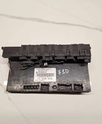 Mercedes-Benz C W203 Fuse module 2035451801 5DK00848640