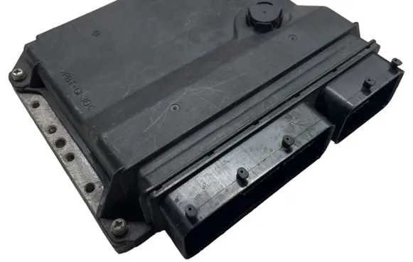 Toyota Avensis T270 Engine control unit/module 8966105K30 MB2759005051