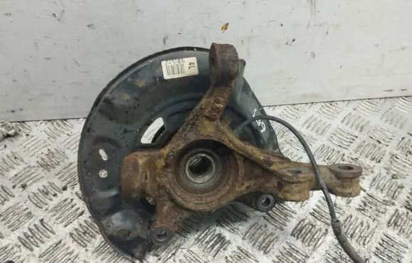 Toyota Yaris Front wheel hub