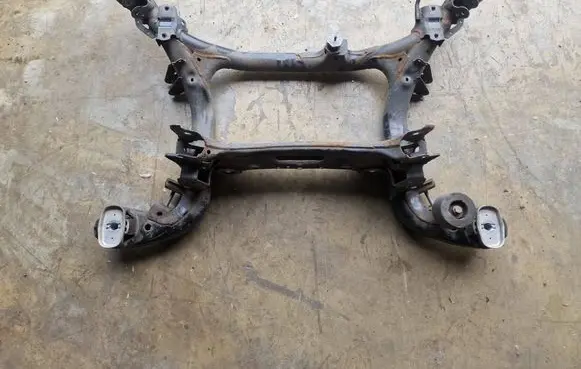 Audi Q7 4M Rear subframe 4M0500025 21663024 99113876