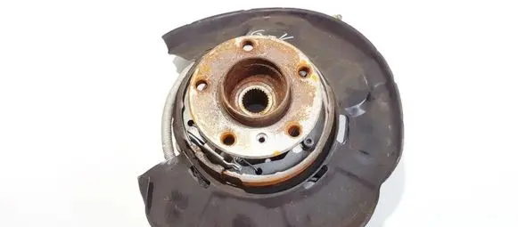 Rear wheel hub
