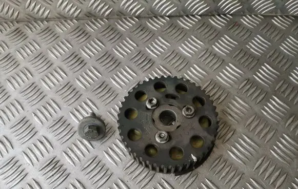 Skoda Roomster (5J) Camshaft pulley/ VANOS 03P109239 03L109111