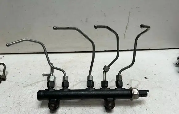 Citroen DS3 Fuel main line pipe 9685297580 28497Z01 103140266