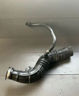 Air intake hose/pipe