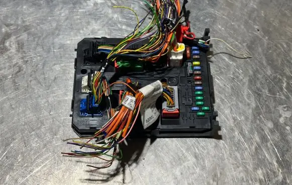 Peugeot 3008 I Comfort/convenience module 9678476880