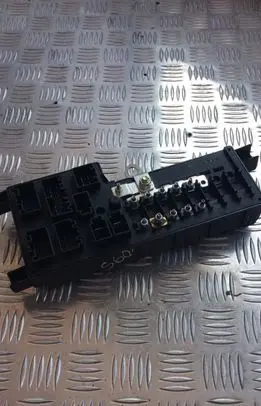 Volvo S60 Fuse module 518828108
