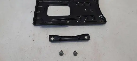 Mercedes-Benz C W204 Battery tray A2046280141 A2046200018 2046280141