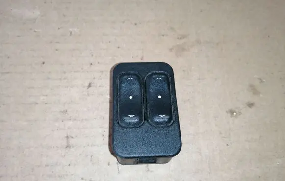 Opel Zafira A Electric window control switch 13363201